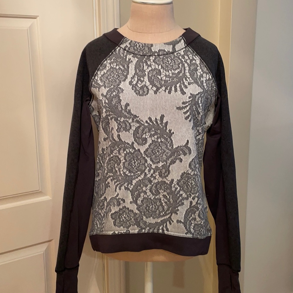 Lululemon Gray Paisley Print Polyester Sweatshirt, 6